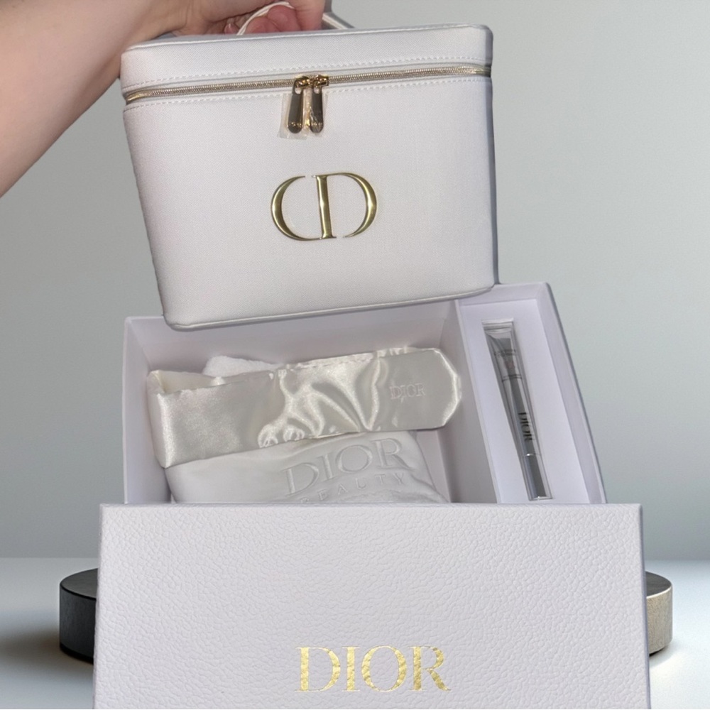 Dior Vanity Gift Set -Hyalushot, vanity, towel, eye mask, BNIB- Dior Beauty